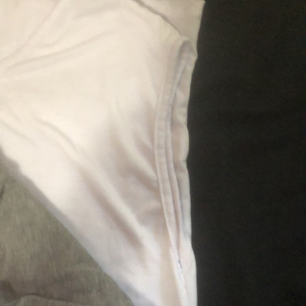 Three basic t- shirts size medium - Picture 4 of 4